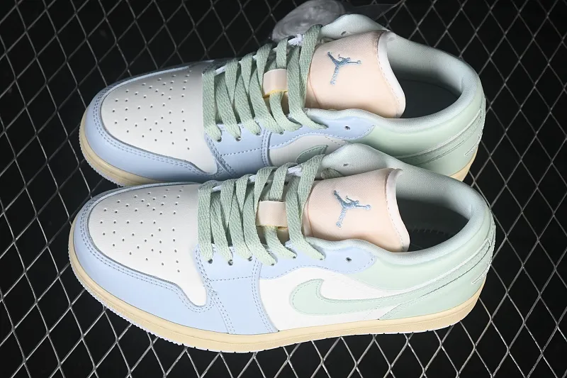 All categories Air Jordan Jordan series basketball shoes Air Jordan 1 Low Air Jordan 1 Low AJ1 Joe 1 light blue color matching low-top cultural casual sneakers DC0774-108